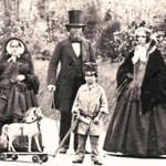 Wealthy-Victorian-Child-and-Family